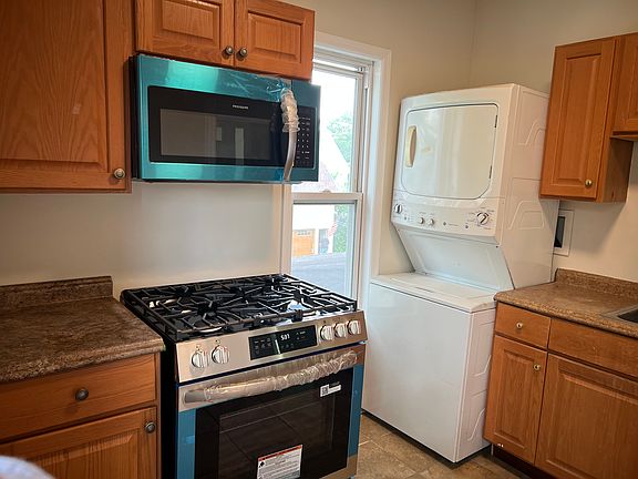 2nd image of 139-141 Magnolia Ave #2