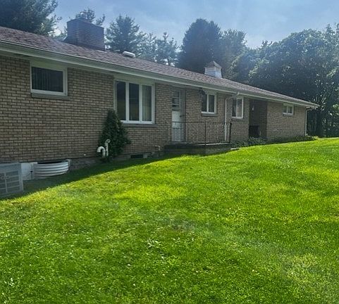 4th image of 944 Maiden St