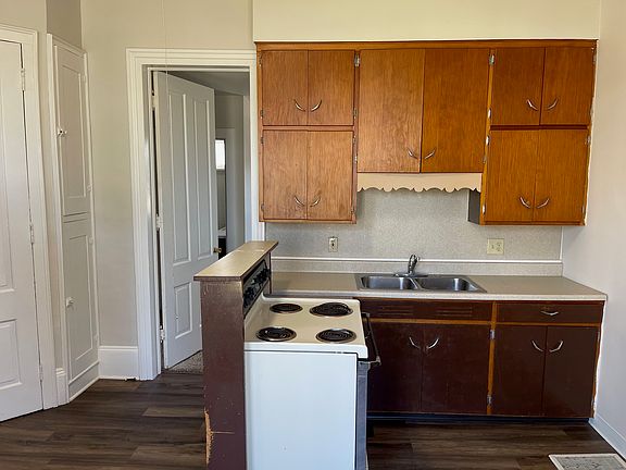 5th image of 305 W Larwill St #A