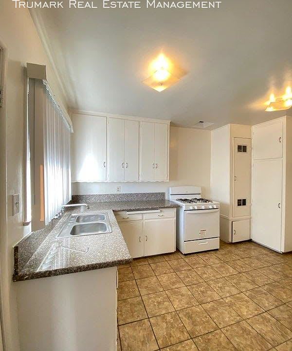 1st image of 5623 Satsuma Ave #5623