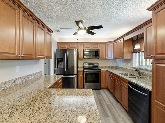 5th image of 9779 SE 173rd Ln