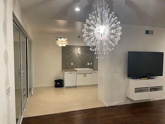 4th image of 14144 Dickens St APT 202