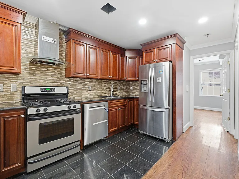 168 New York Ave #1 — Photo 8