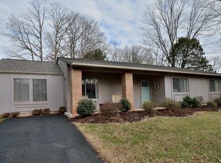 4 Running Brook Ln, Sterling, VA 20164