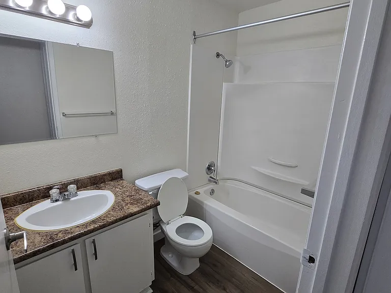 4001 Enemark Cres — Photo 7