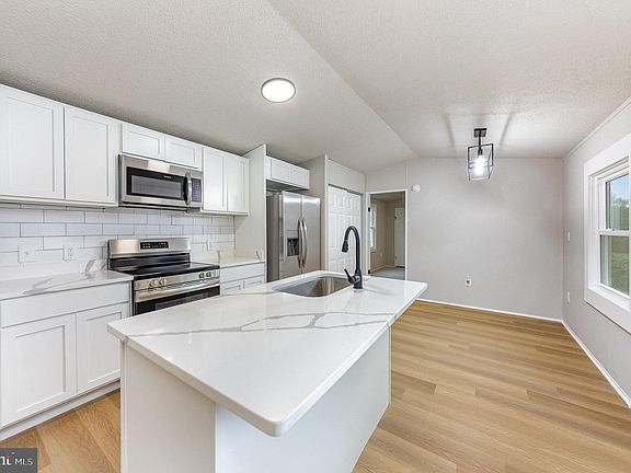 4th image of 14273 Tatum Ln
