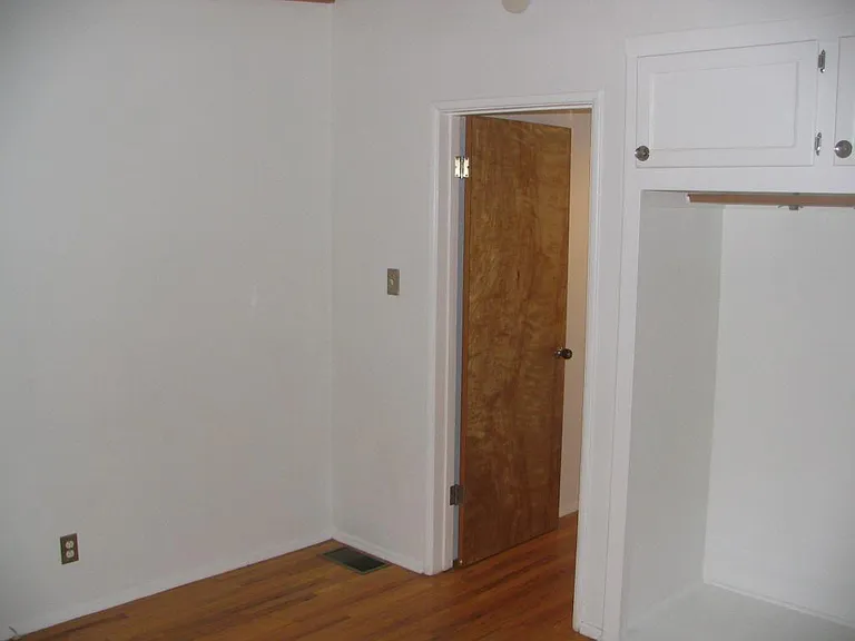 3310 Effie St — Photo 21