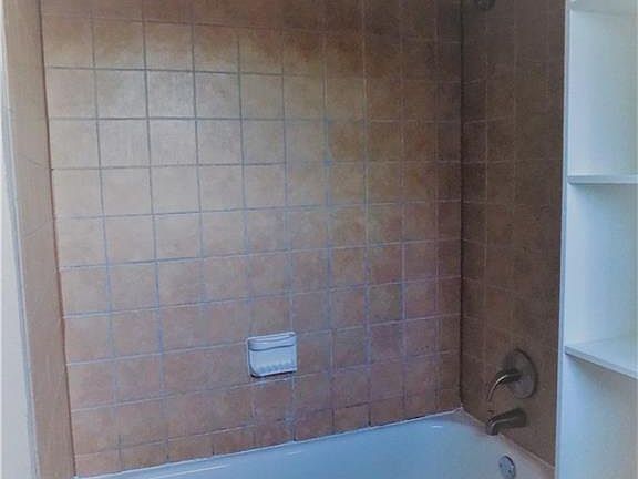 5th image of 3417 Statler Dr
