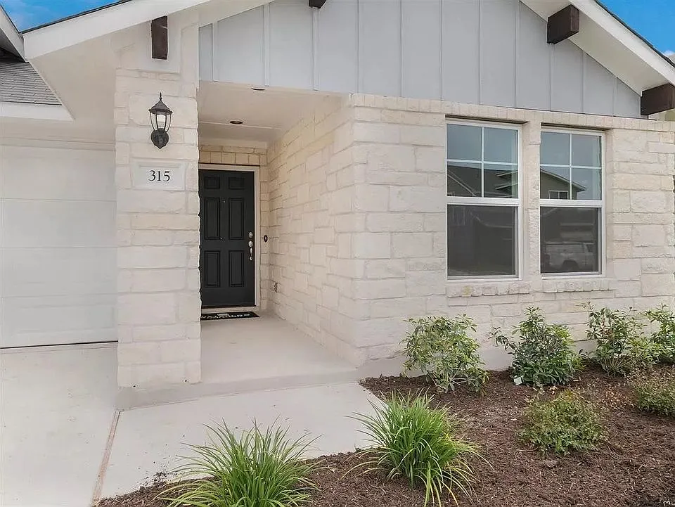 3 bed, 1306 sqft, $1,850 — Photo 4