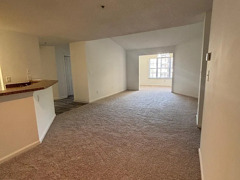 Wesley St. Claire Apartments at Lawrenceville — Photo 188