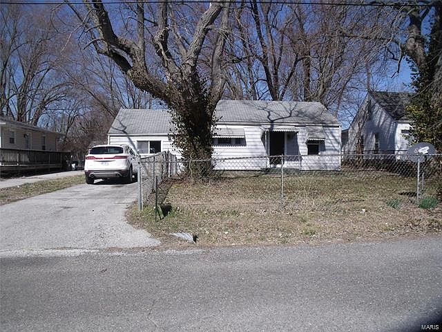 1st image of 9137 Lynwood Ln