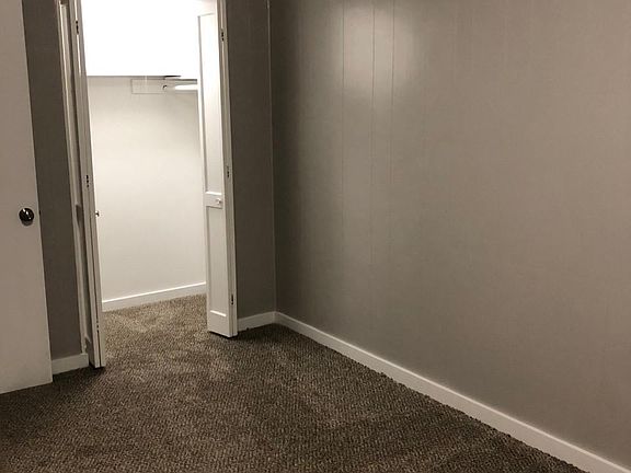 3rd image of 301 S 38th St