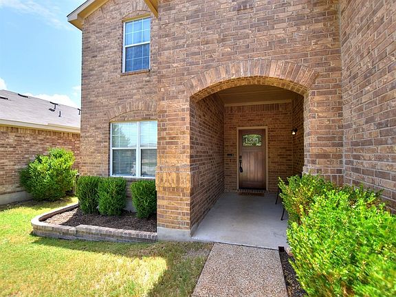 4th image of 729 Kingfisher Ln