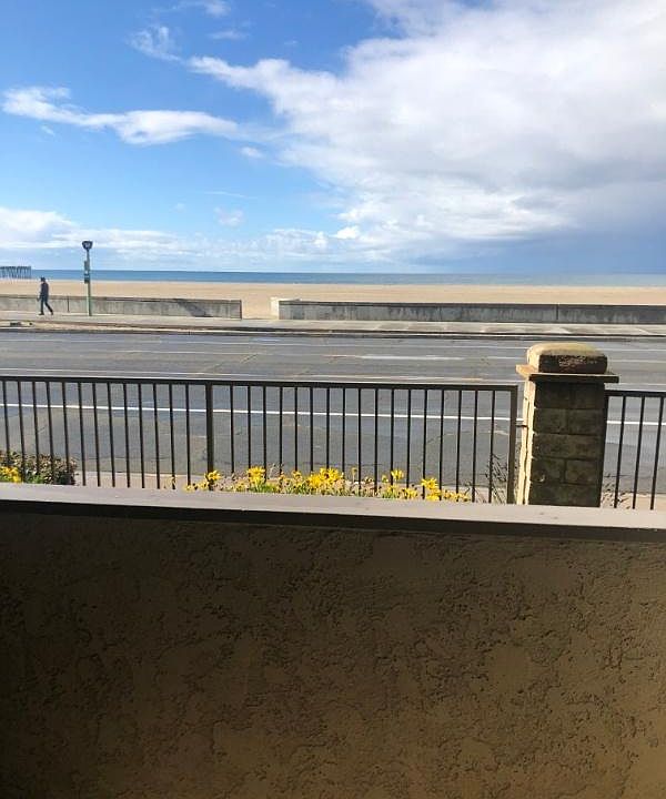 1st image of 341 E Surfside Dr