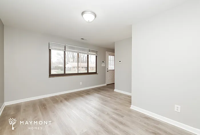 1108 Georgian Dr — Photo 4