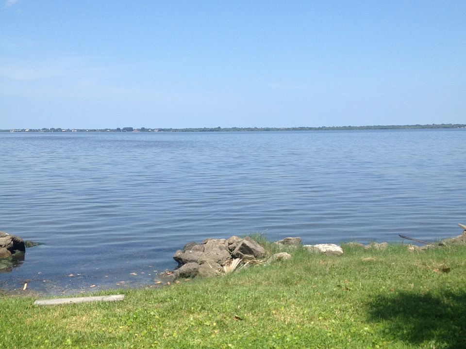 2nd image of 3715 N Indian River Dr