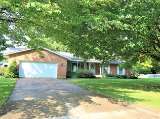 2423 Floral Dr, Zeeland, MI 49464