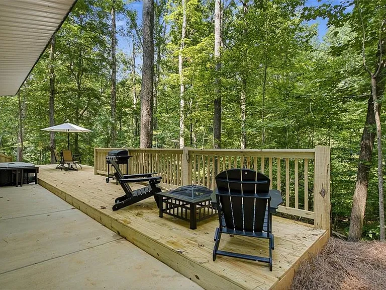 3203 Navajo Cir — Photo 5