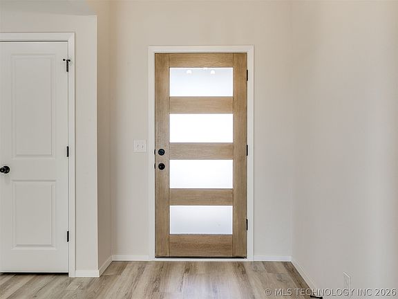 5th image of 7510 E 90th Pl