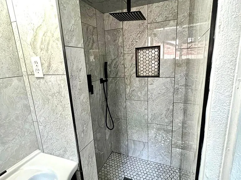 2107 Garvey Dr — Photo 25