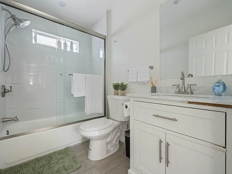 2241 N Niagara St #101 — Photo 10