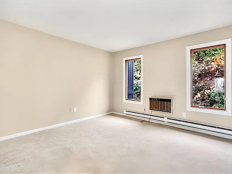 11 Hillside Ave #E — Photo 4