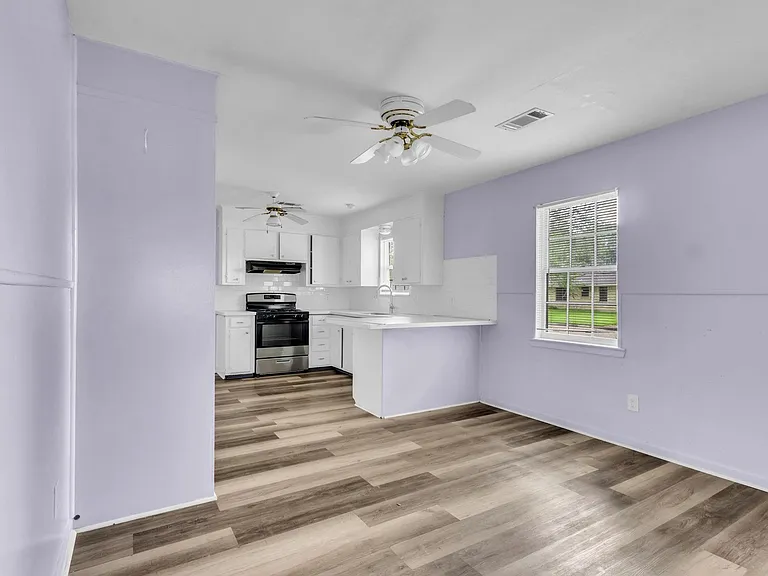 8745 Kimberly Dr — Photo 6