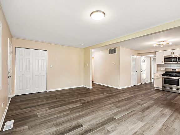 5th image of 14626 Abbottsford Rd