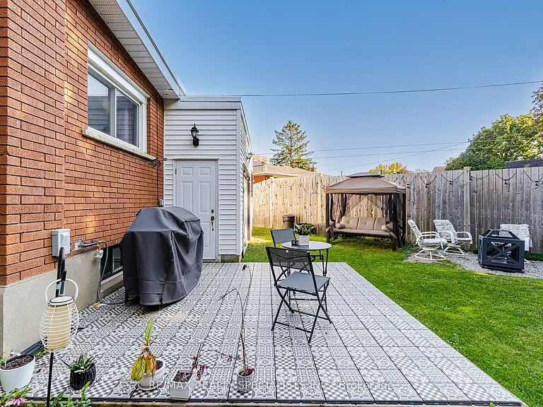 22 Balmoral Dr — Photo 37