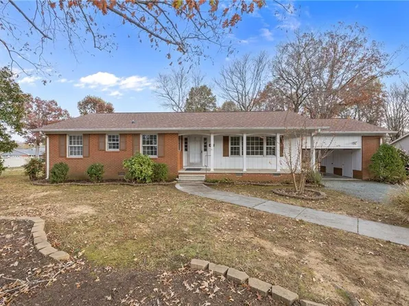 1526 Rogers Rd, Graham, NC 27253