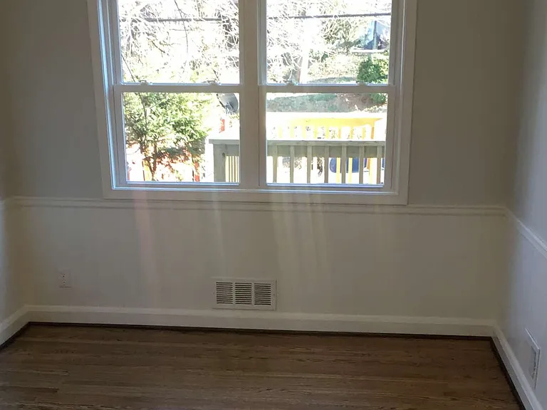 945 Saint Agnes Ln — Photo 2