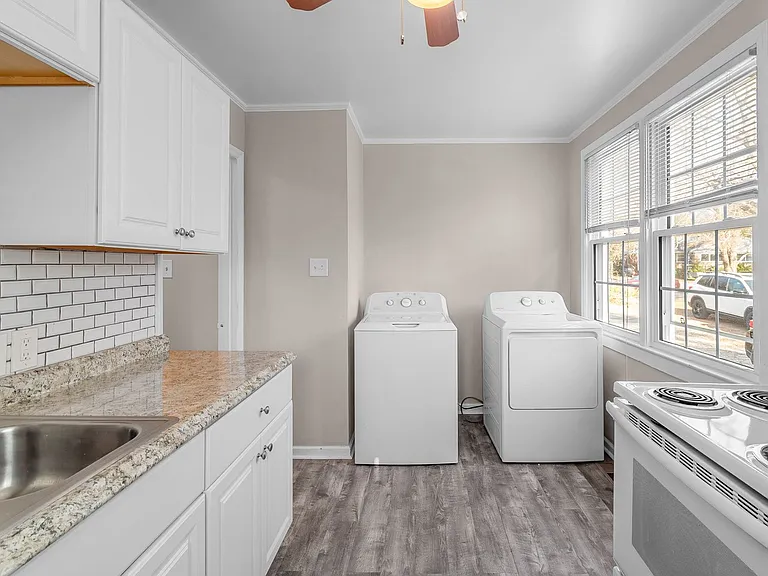 1318 Richmond Pl — Photo 23