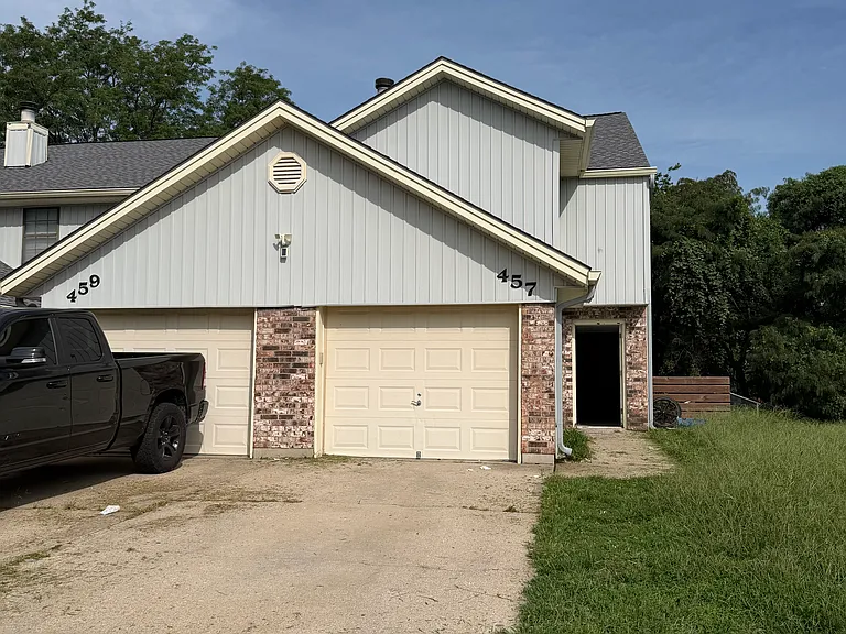 Great location with lots of parking!