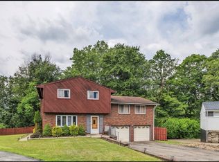 321 Saint Moritz Dr, Monroeville, PA 15146