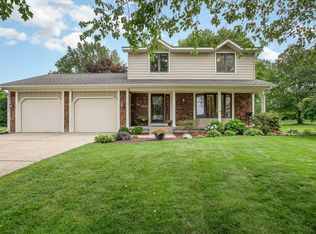 2760 E Chester Dr, Zeeland, MI 49464