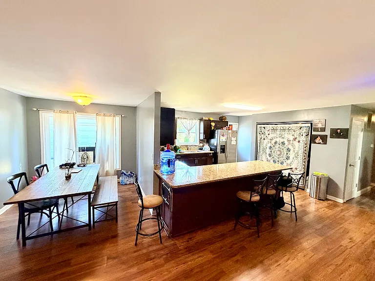 419 Singapore Ln — Photo 9