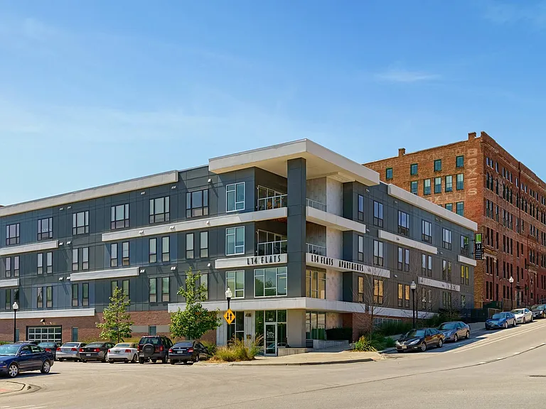 L14 Flats — Photo 11