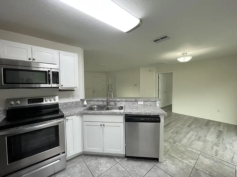 16958 SW 20th Court Rd — Photo 11