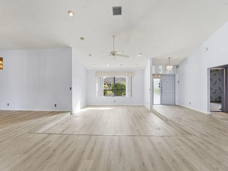 9476 El Clair Ranch Rd — Photo 10