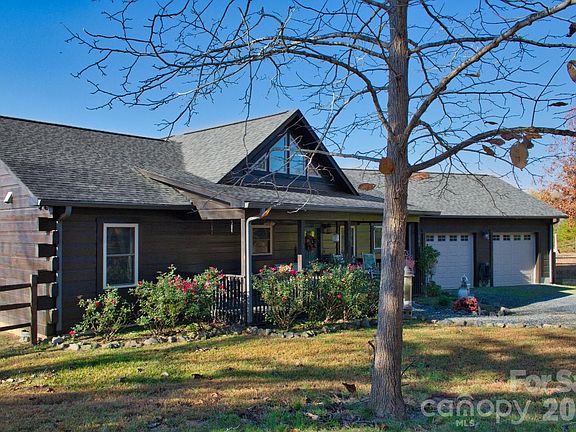 2nd image of 543 Moonlight Pass