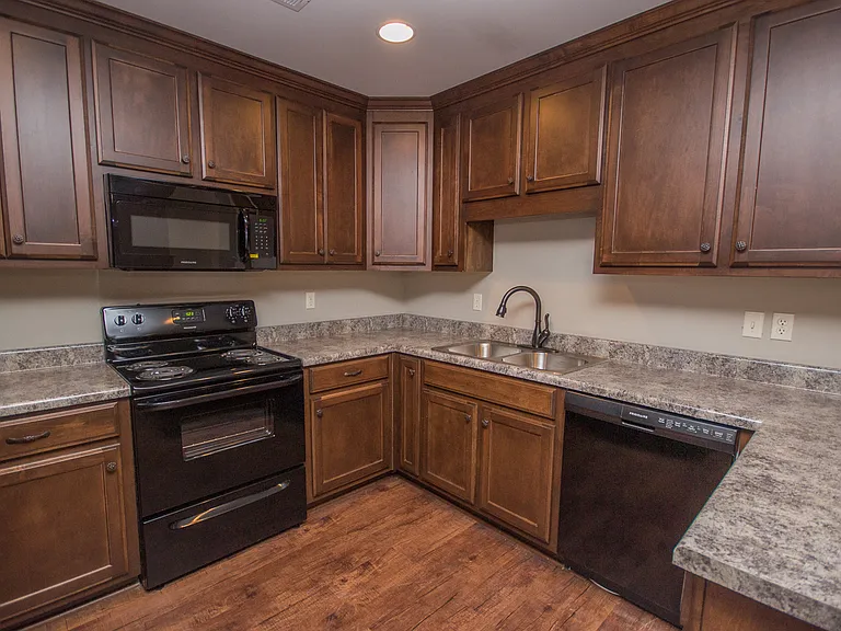 25267 Everblake Dr — Photo 8