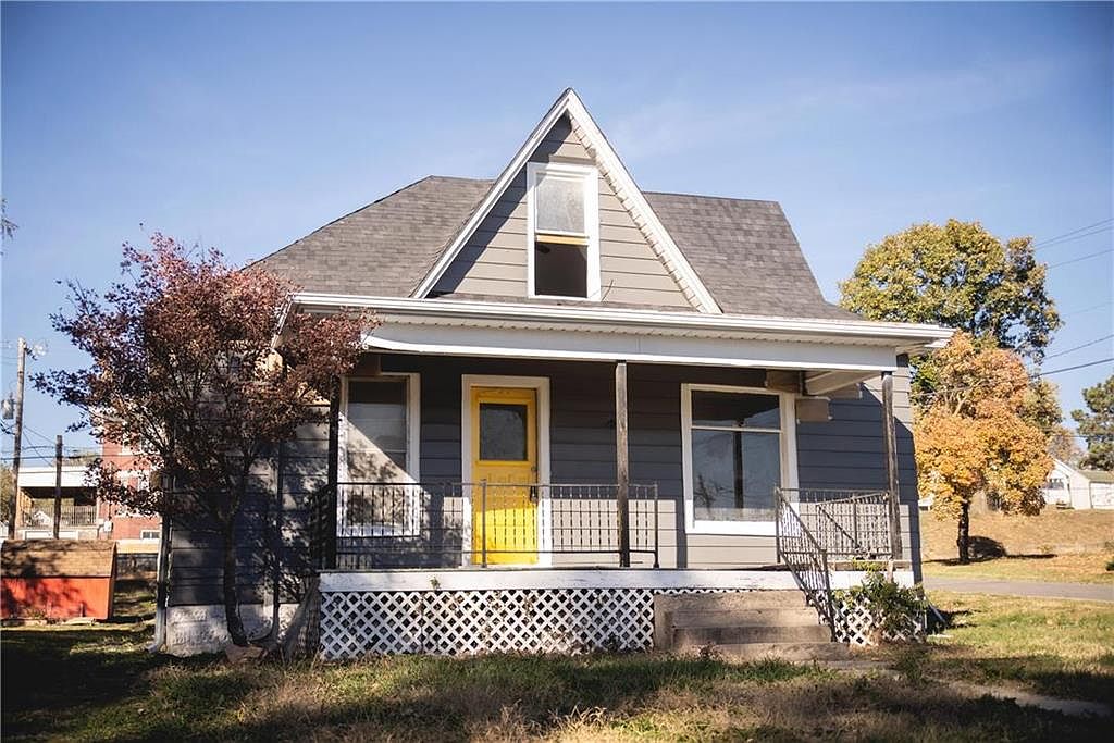 1403 Commercial St Atchison Ks 66002 Mls 2246568 Zillow