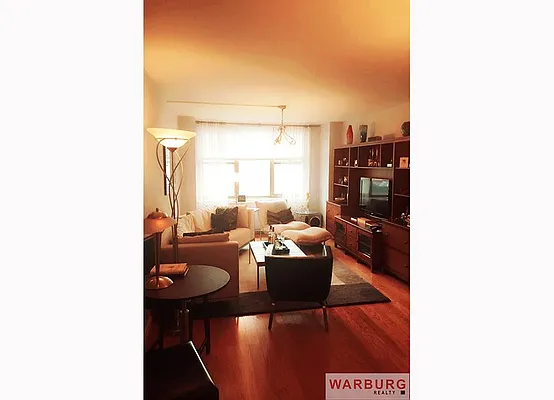 Rented by Warburg | media 6