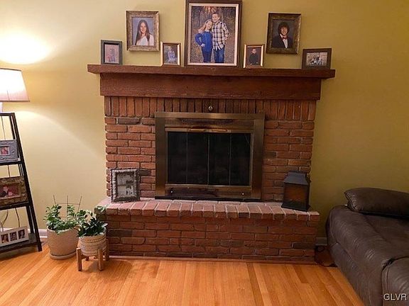 3rd image of 1809 Meadow Lane Dr