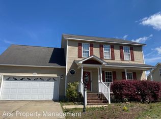 3688 Pioneer Dr, Hope Mills, NC 28348