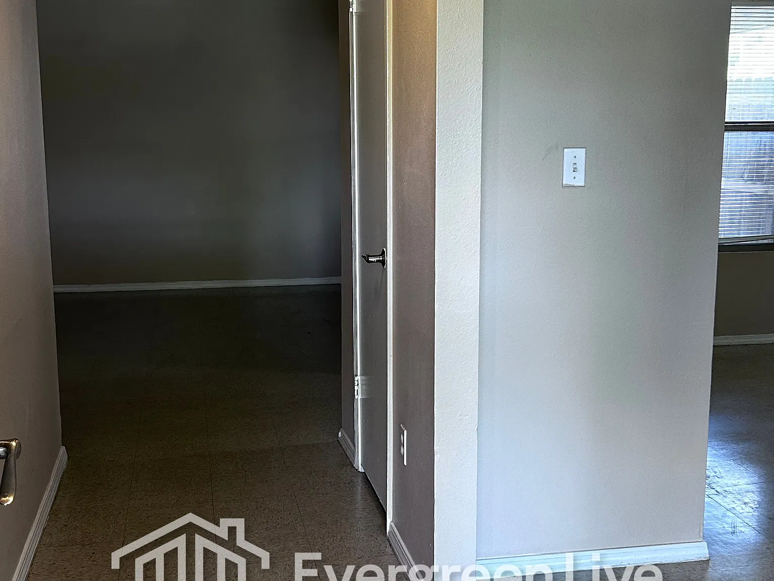 3 bed, 1.0 bath, 1694 sqft, $1,445 — Photo 2