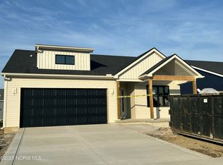 5025 Easton Dr, Oregon, OH 43616