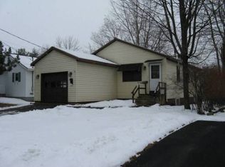 23 Oneida St, Glens Falls, NY 12801