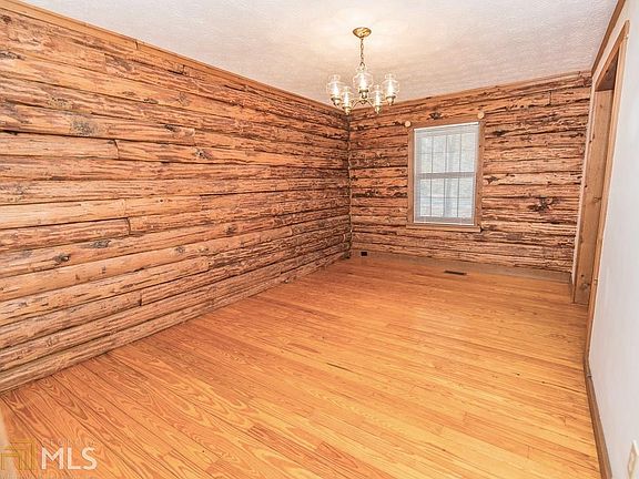 5th image of 155 Canterbury Ln