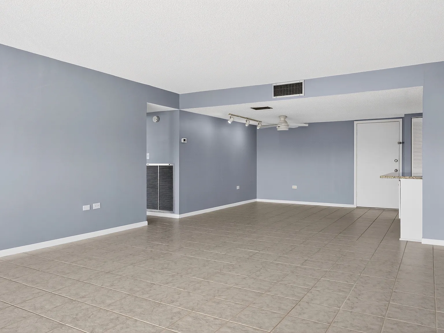 2 bed, 1308 sqft, $2,600 — Photo 3